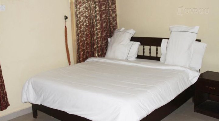 Franphinas Suites And Hotel Annex