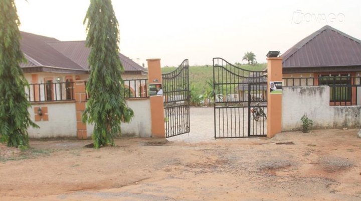 Franphinas Suites And Hotel Annex