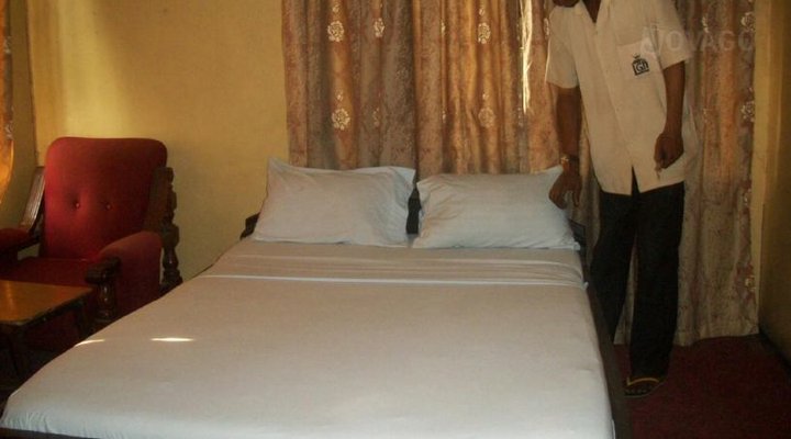Lizzy Guest House