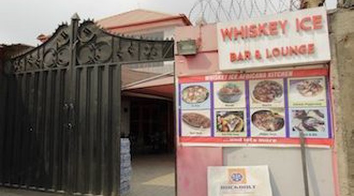 Whisky Ice House And Suites