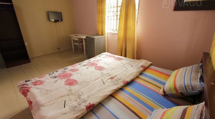 Whisky Ice House And Suites