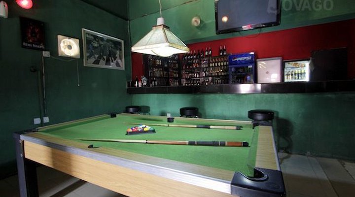 Whisky Ice House And Suites