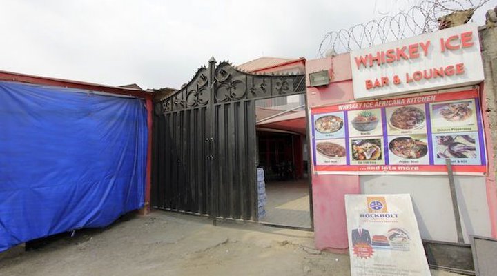 Whisky Ice House And Suites