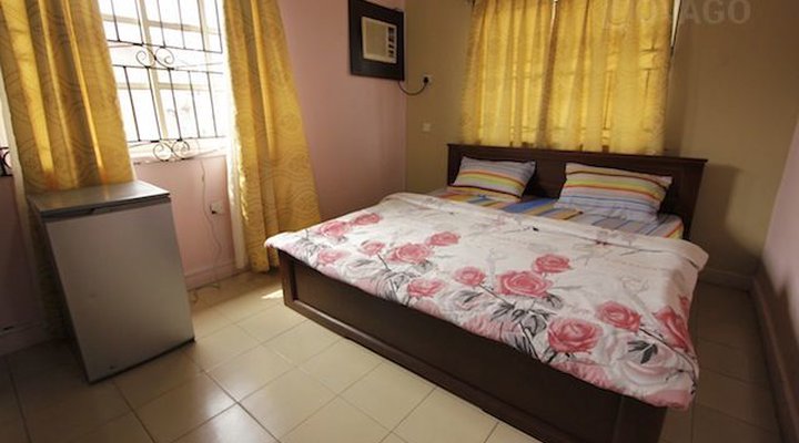 Whisky Ice House And Suites