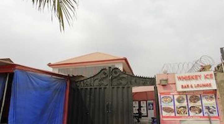 Whisky Ice House And Suites