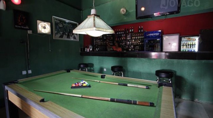 Whisky Ice House And Suites