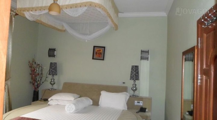 Lush Garden Business Hotel