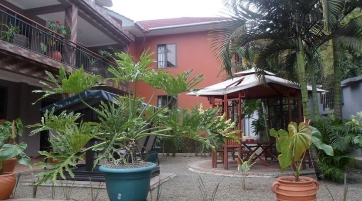 Lush Garden Business Hotel