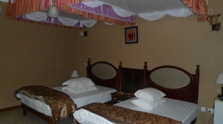 Lush Garden Business Hotel
