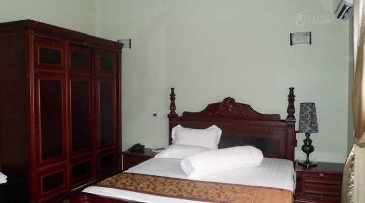 Lush Garden Business Hotel