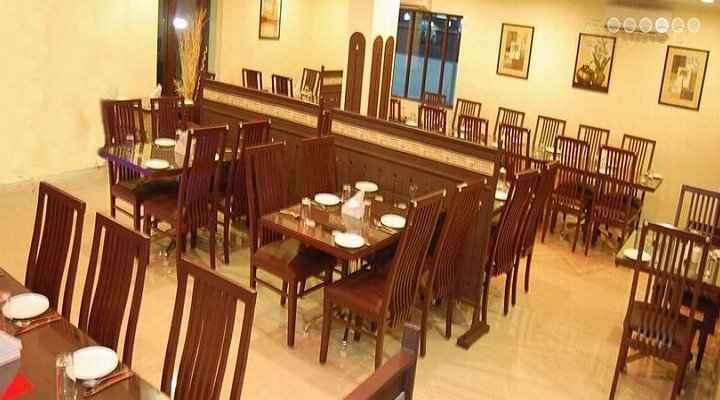 Chez Johnson Hotel-Kazo