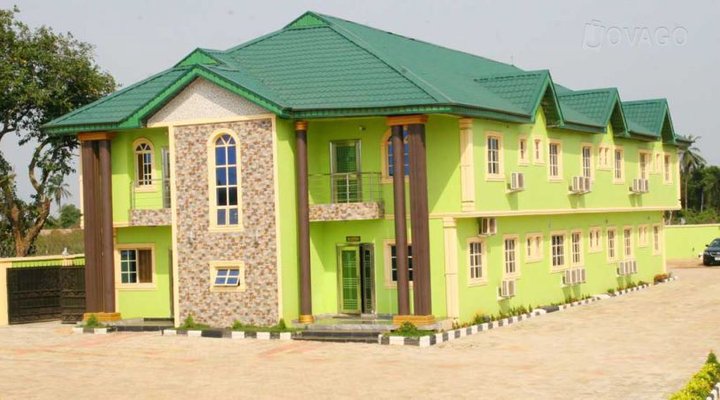 Glamonds Hotel and Suites