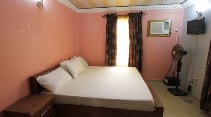 Irelanders Hotel And Suites