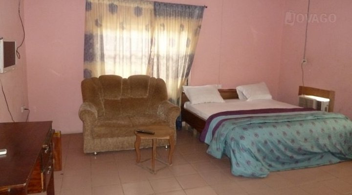 Clairbon Plaza Hotel