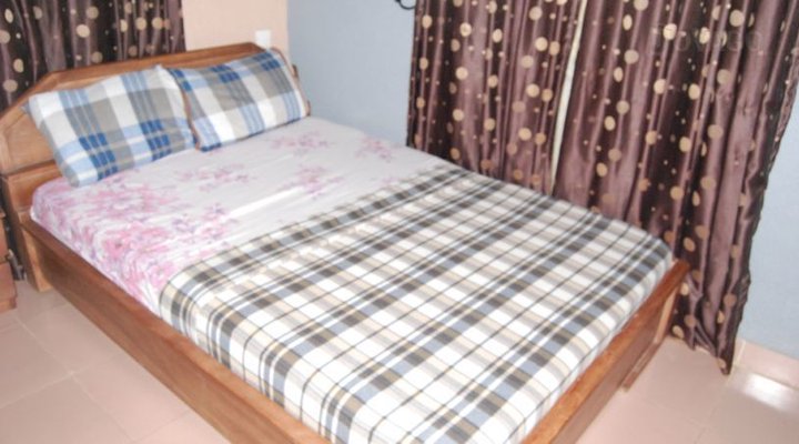 Rob Emmics Hotel Limited