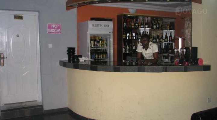 Next Level Hotel &Suites