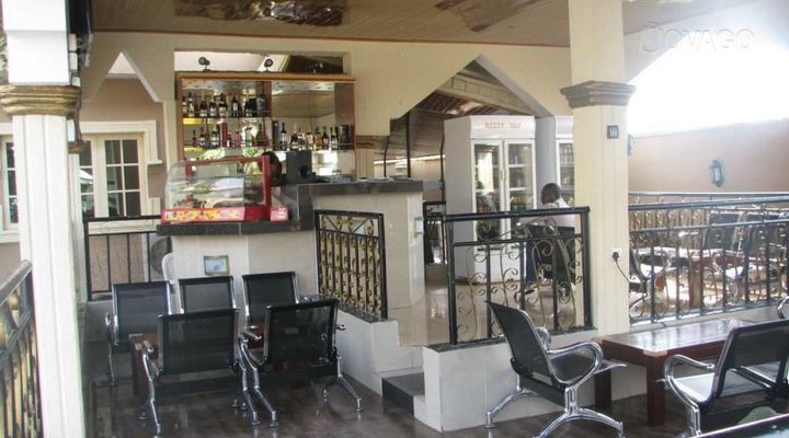 Next Level Hotel &Suites