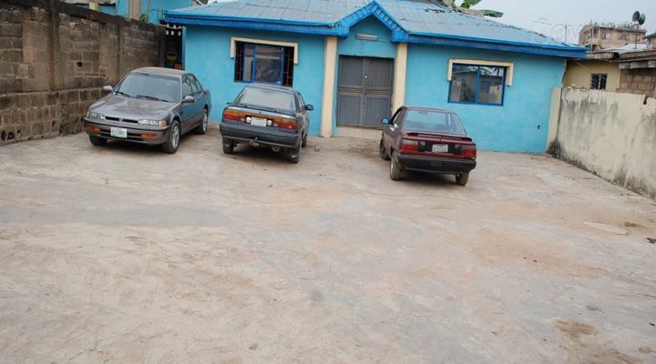 High Rock Executive Motel 2 (Olomi)