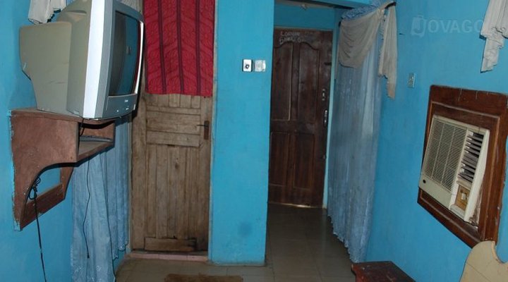 High Rock Executive Motel 2 (Olomi)