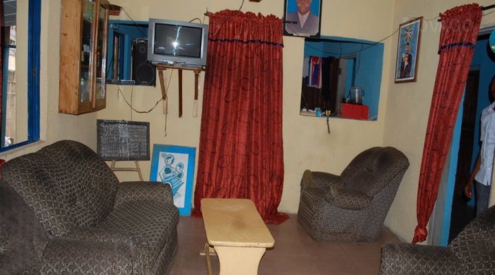 High Rock Executive Motel 2 (Olomi)