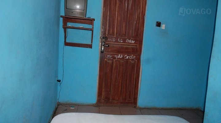 High Rock Executive Motel 2 (Olomi)