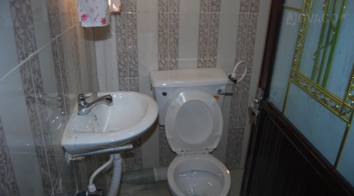 De-Royale Hotel & Suites