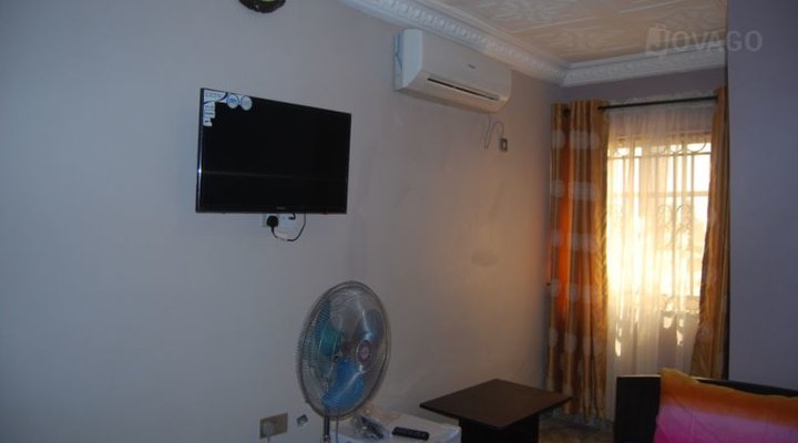 De-Royale Hotel & Suites