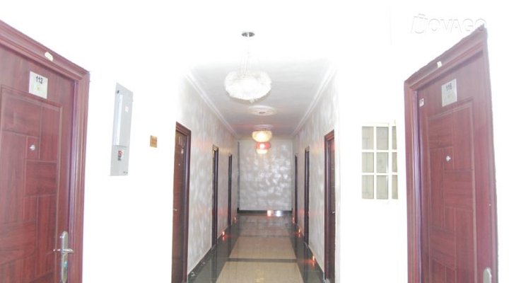 De-Royale Hotel & Suites