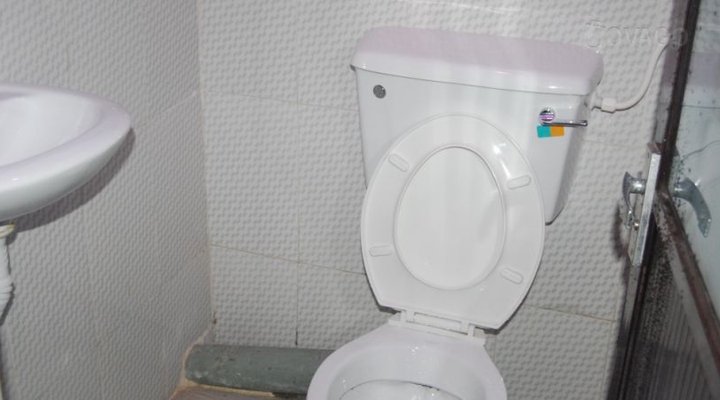 De-Royale Hotel & Suites