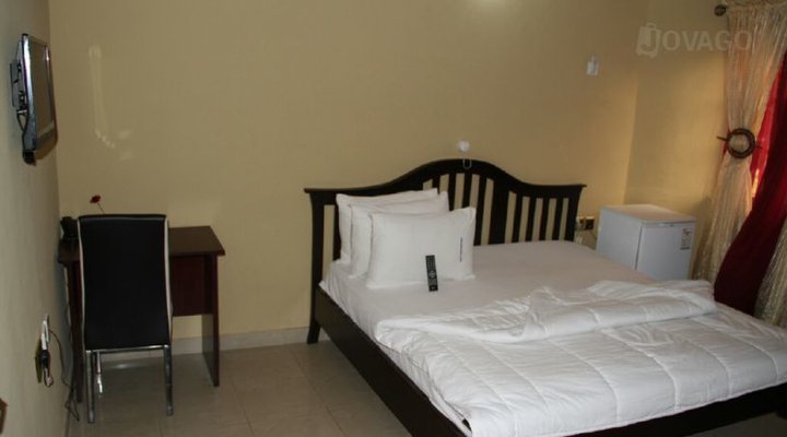 Food Union Hotel and Suites