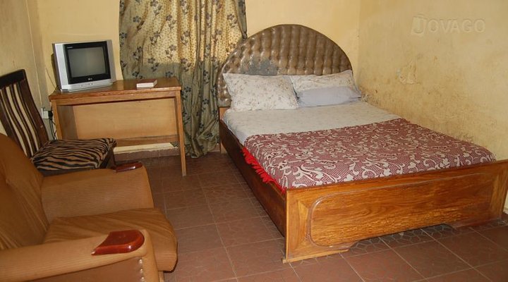 Universal Hotel Ltd