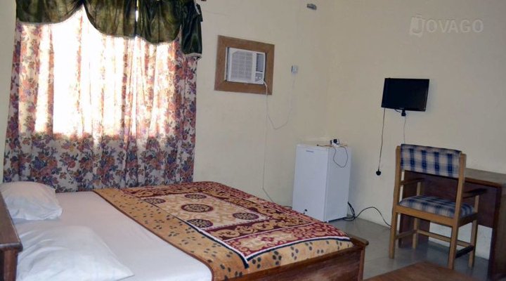 Dynasty Hotel and Suites