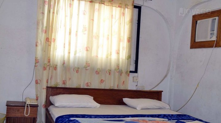 Dynasty Hotel and Suites