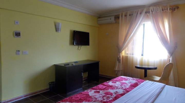 Mayroses Hotel