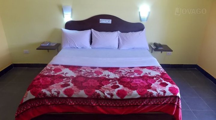 Mayroses Hotel