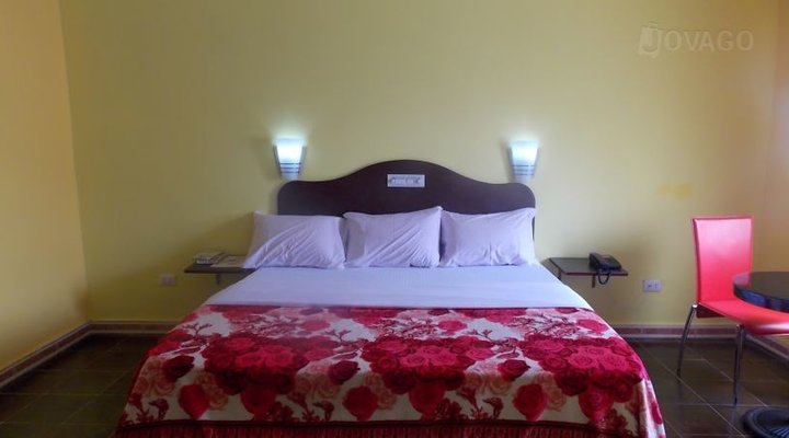 Mayroses Hotel