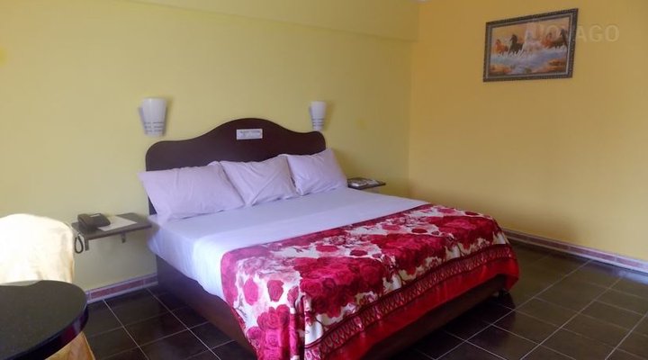 Mayroses Hotel