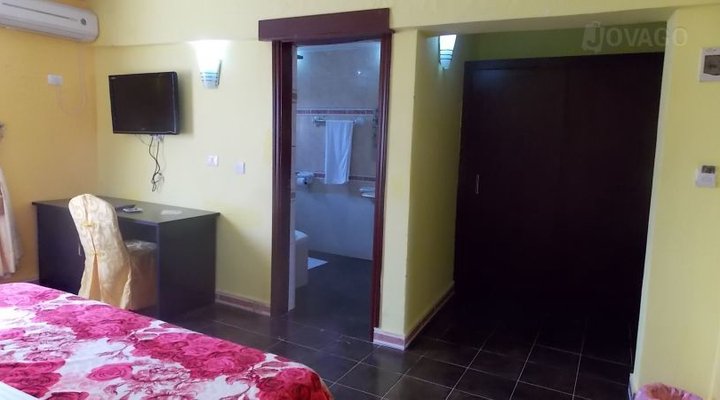 Mayroses Hotel