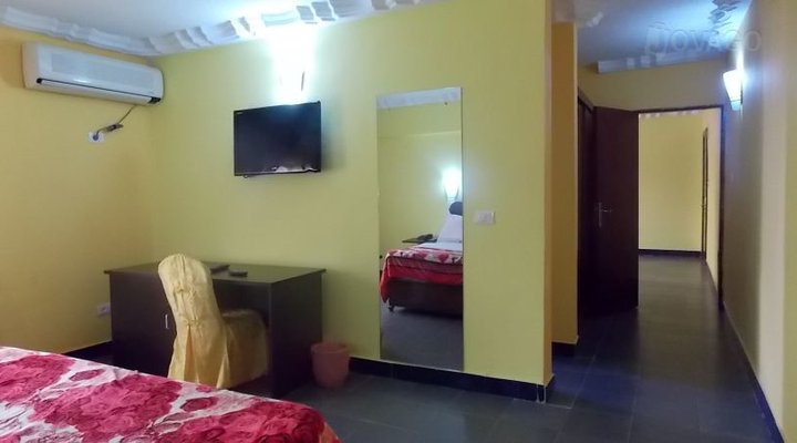 Mayroses Hotel