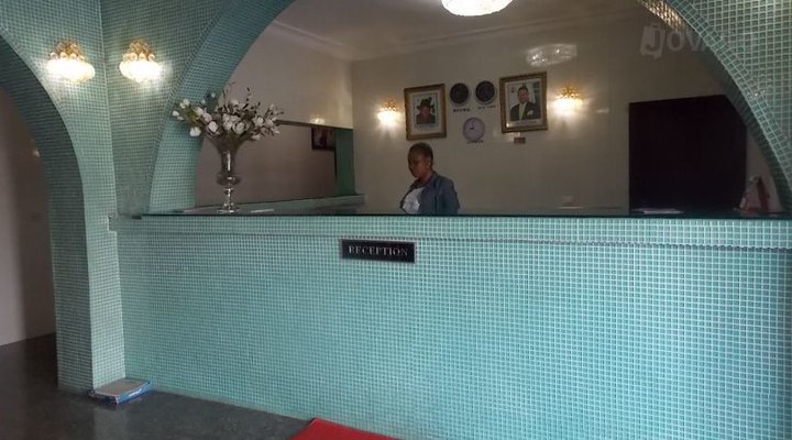 Mayroses Hotel