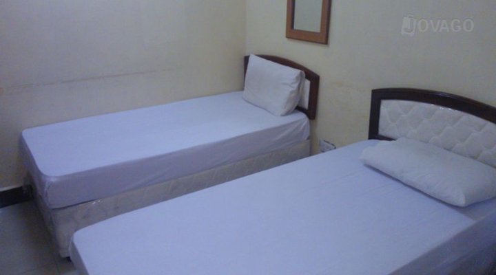 Gold Plaza Hotel