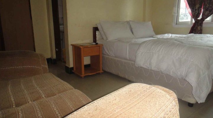 Gold Plaza Hotel