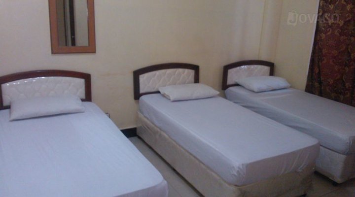 Gold Plaza Hotel