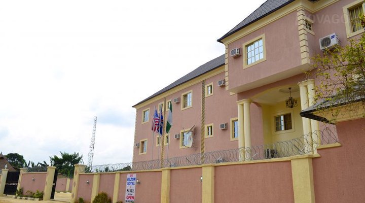 De Milton Hotel & Suites