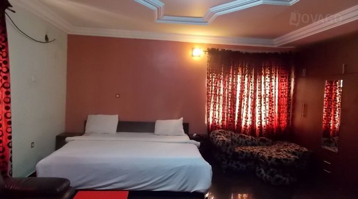 Houz 24 Hotel