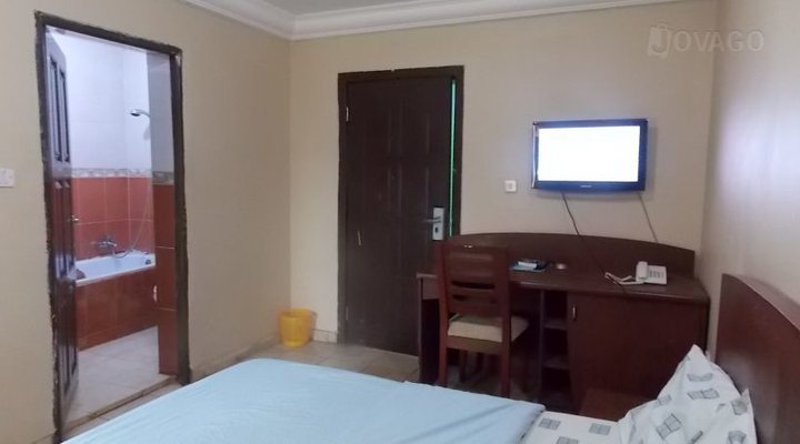 Cisneros Hotel and Suites