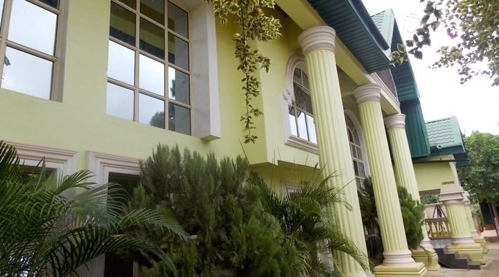 Shalom Signature Suites