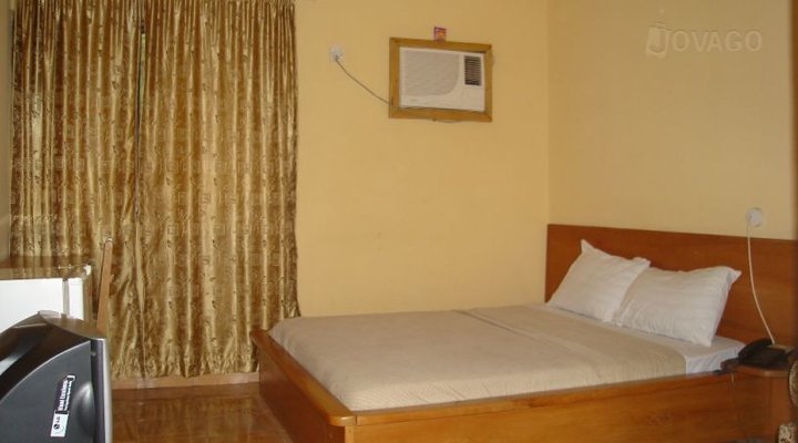 Wuraola Inn