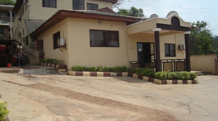 Wuraola Inn