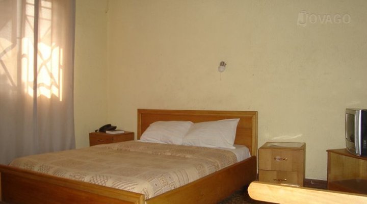 Wuraola Inn